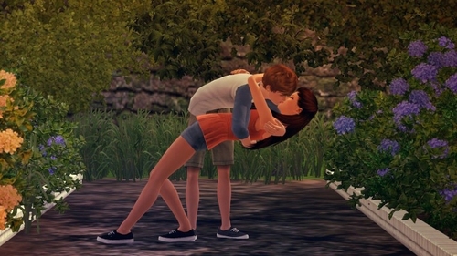 Подробнее о "The Sims 4 "Поцелуи и страстные танцы""
